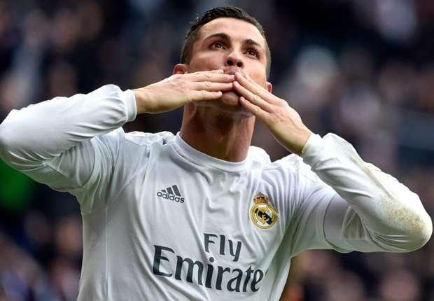 绩的足球大 绩的足球大