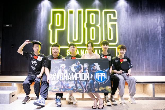 苏亚雷斯和 苏亚雷斯和