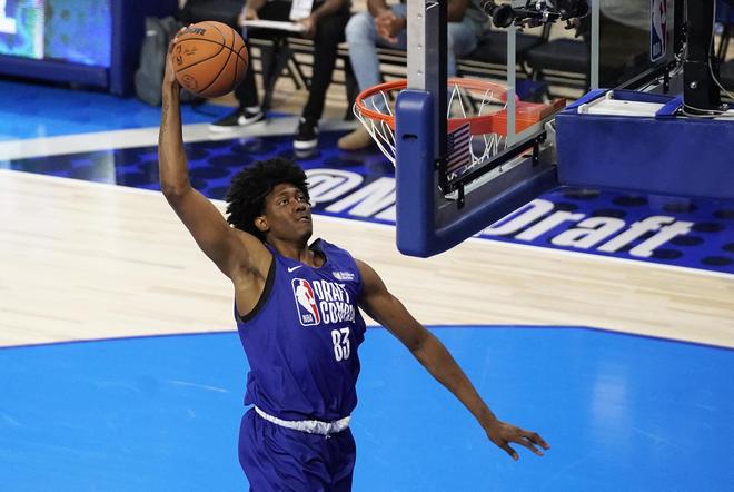 正是凭借成 正是凭借成